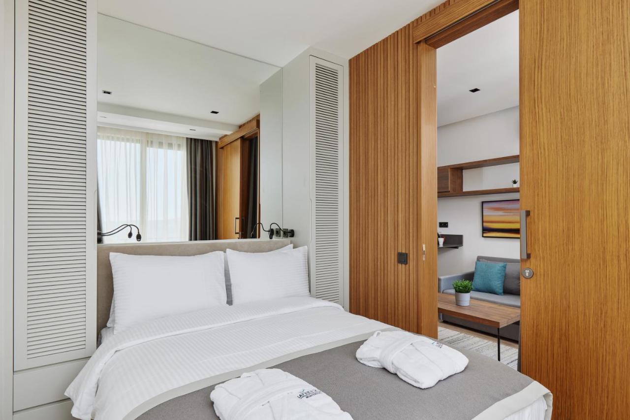 Bayview Hills Luxury Residences 4*