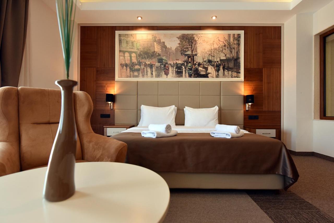 Hotel Lazaro 4*