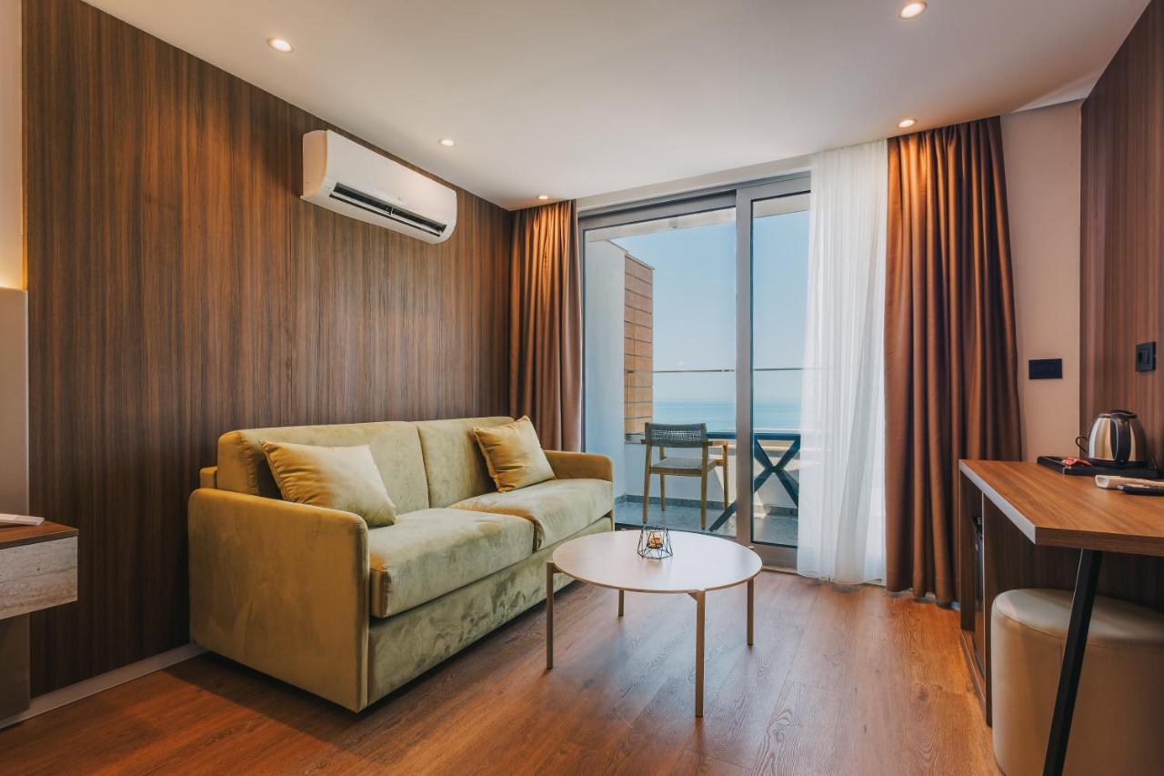 HOTEL MEDITERRANEO LIMAN free private beach for hotel guest 4*, фото 11