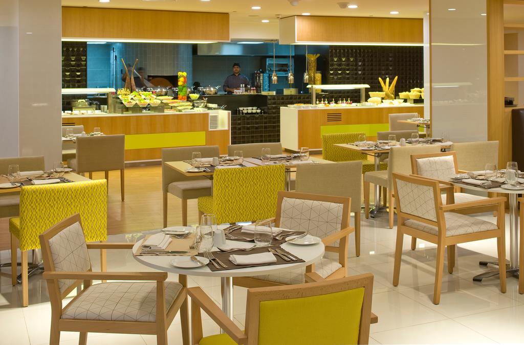 Holiday Inn Muscat Al Seeb 4*, фото 5