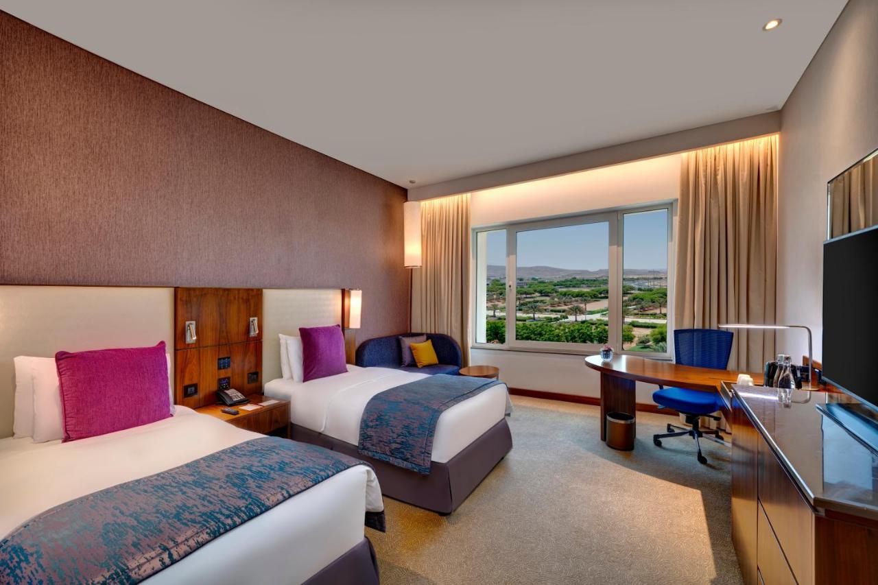 Crowne Plaza Muscat Oman Convention & Exhibition Centre 5*, фото 9