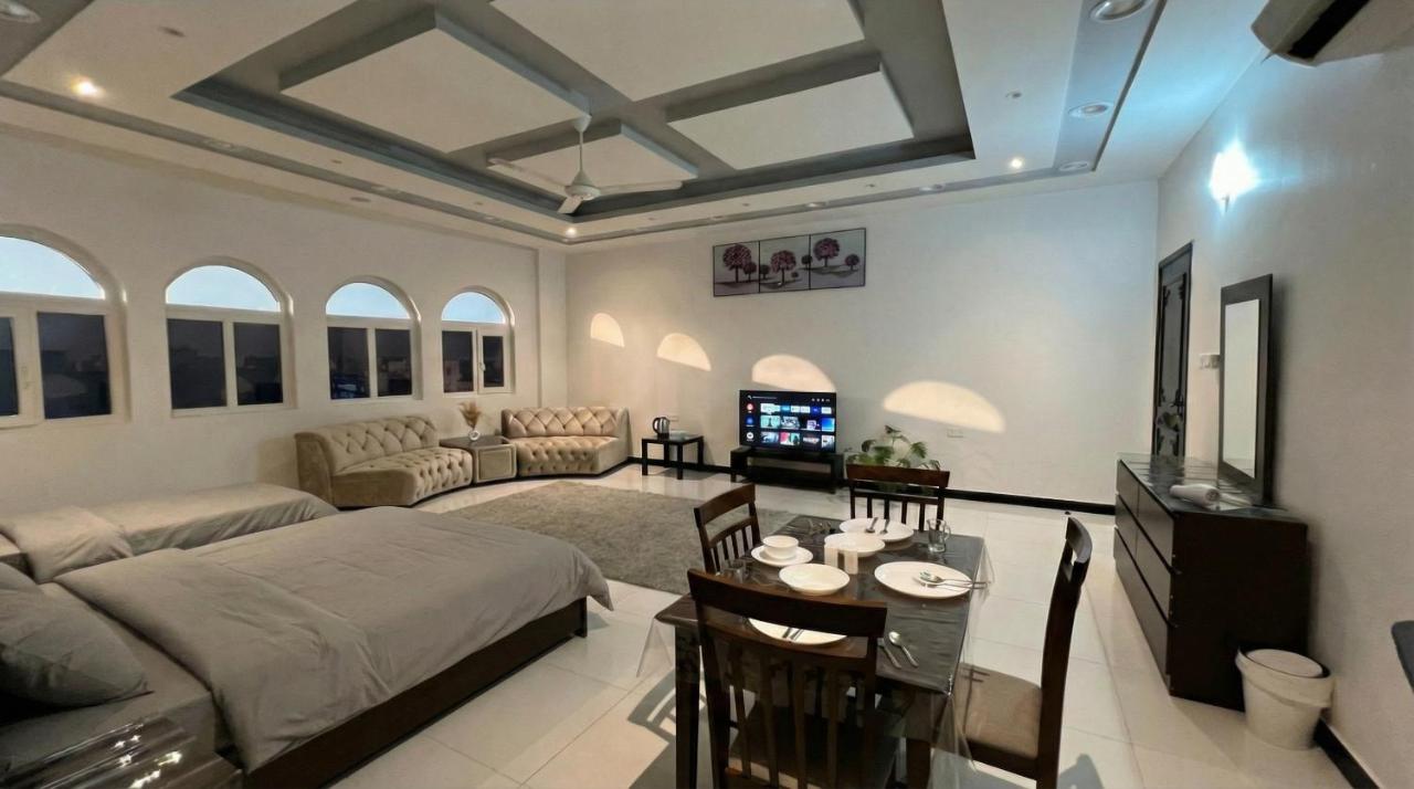 Maani Muscat Hotel & Suites 4*