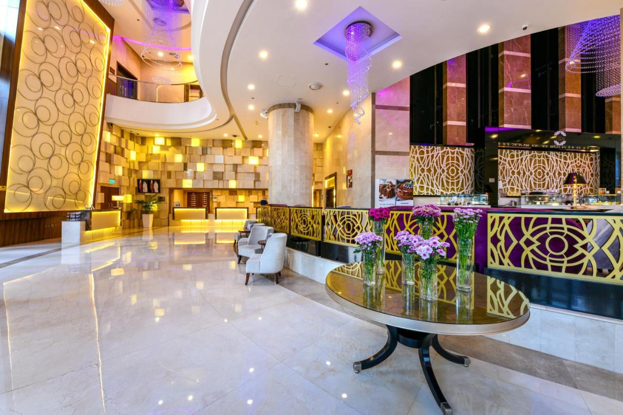 Crowne Plaza Doha West Bay 5*