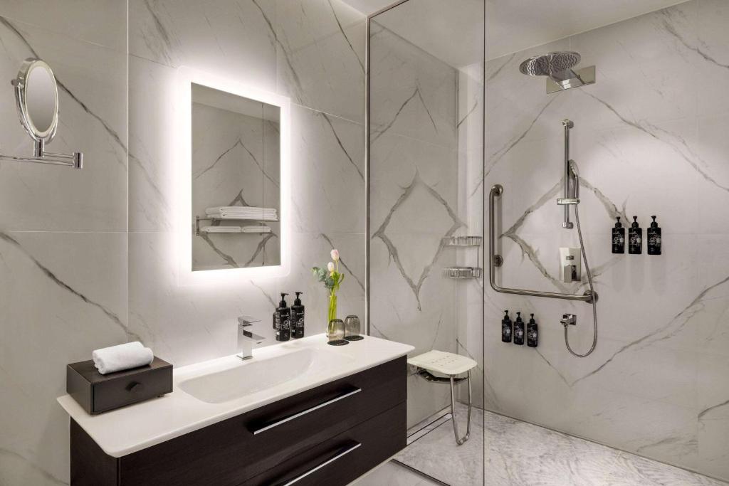 Wyndham Grand Doha West Bay Beach 5*, фото 10