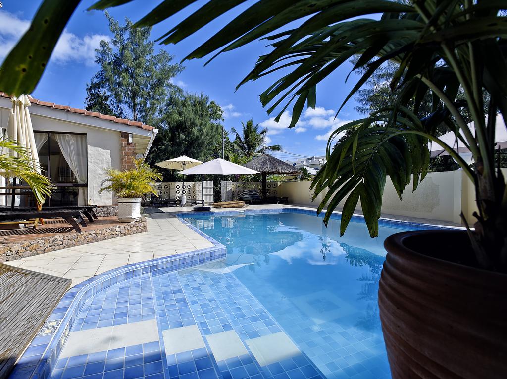 Carana Hilltop Villa 4*