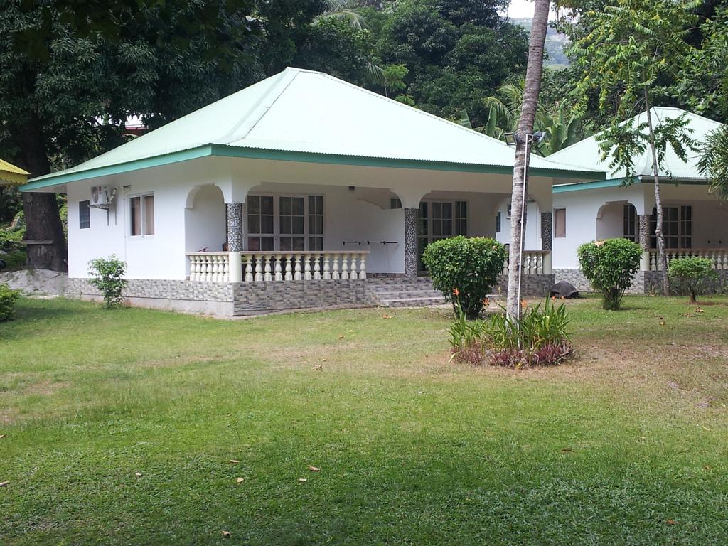 Bamboo Chalets 2*