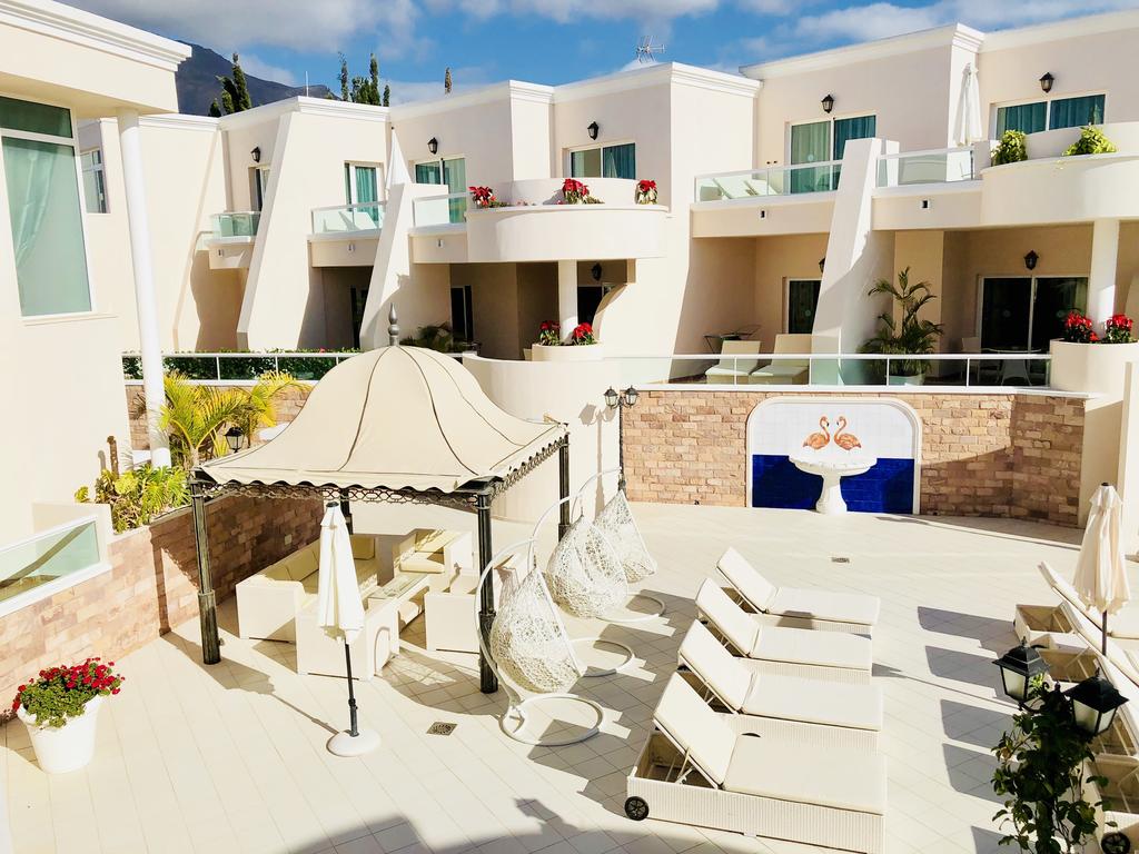 Flamingo Suites 4*