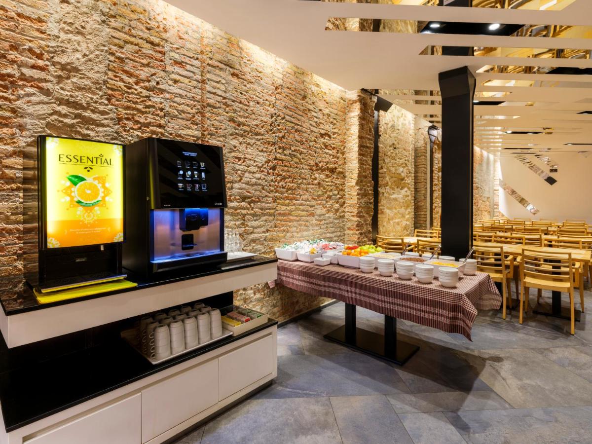 Barcelona House 3*