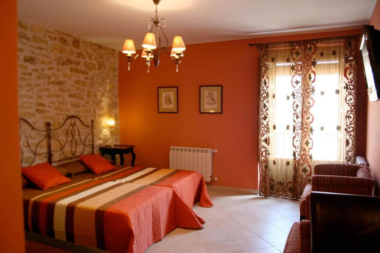 Meson Castilla Atiram Hotel 2*
