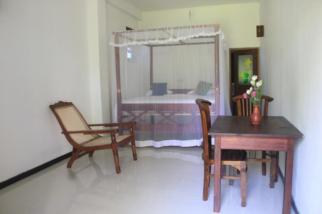 Tropicana Guesthouse 2*