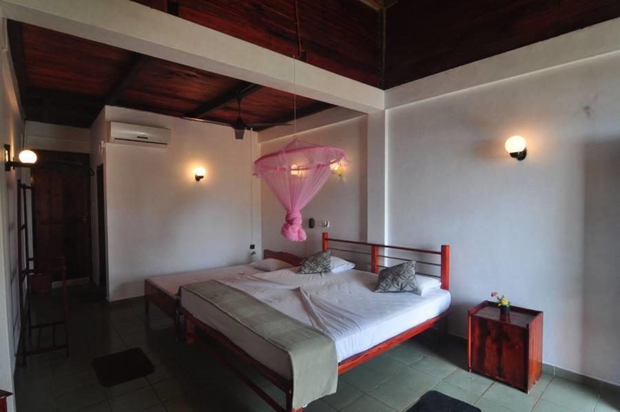 Shanthi Beach Resort 2*