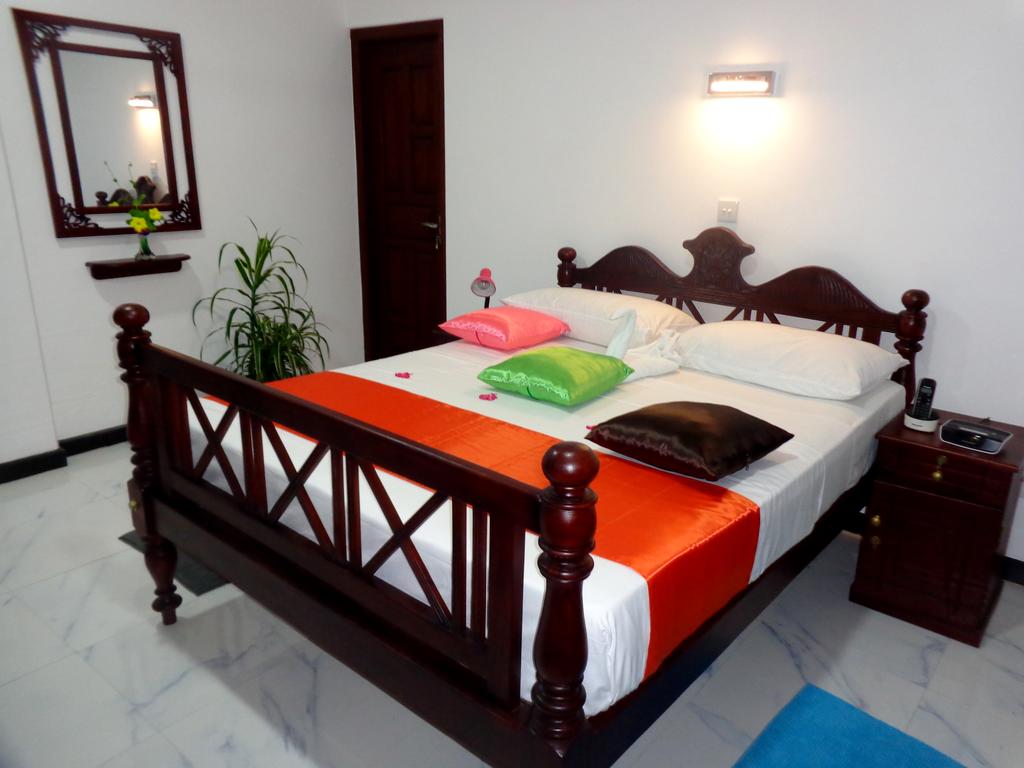 Italia Beach Hotel 2*