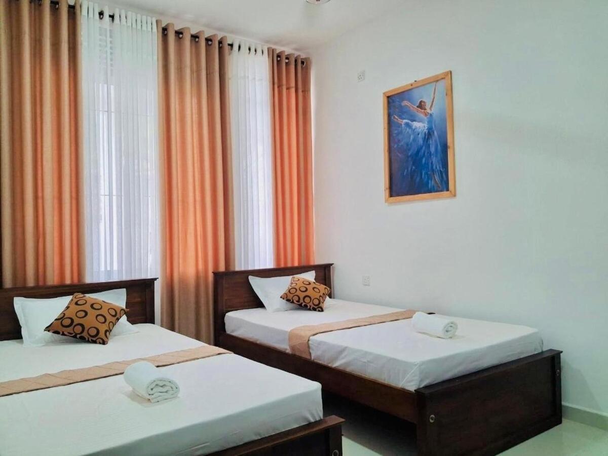 Rainbow Villa 2*