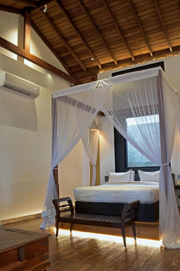 Era Beach Hotel 5*