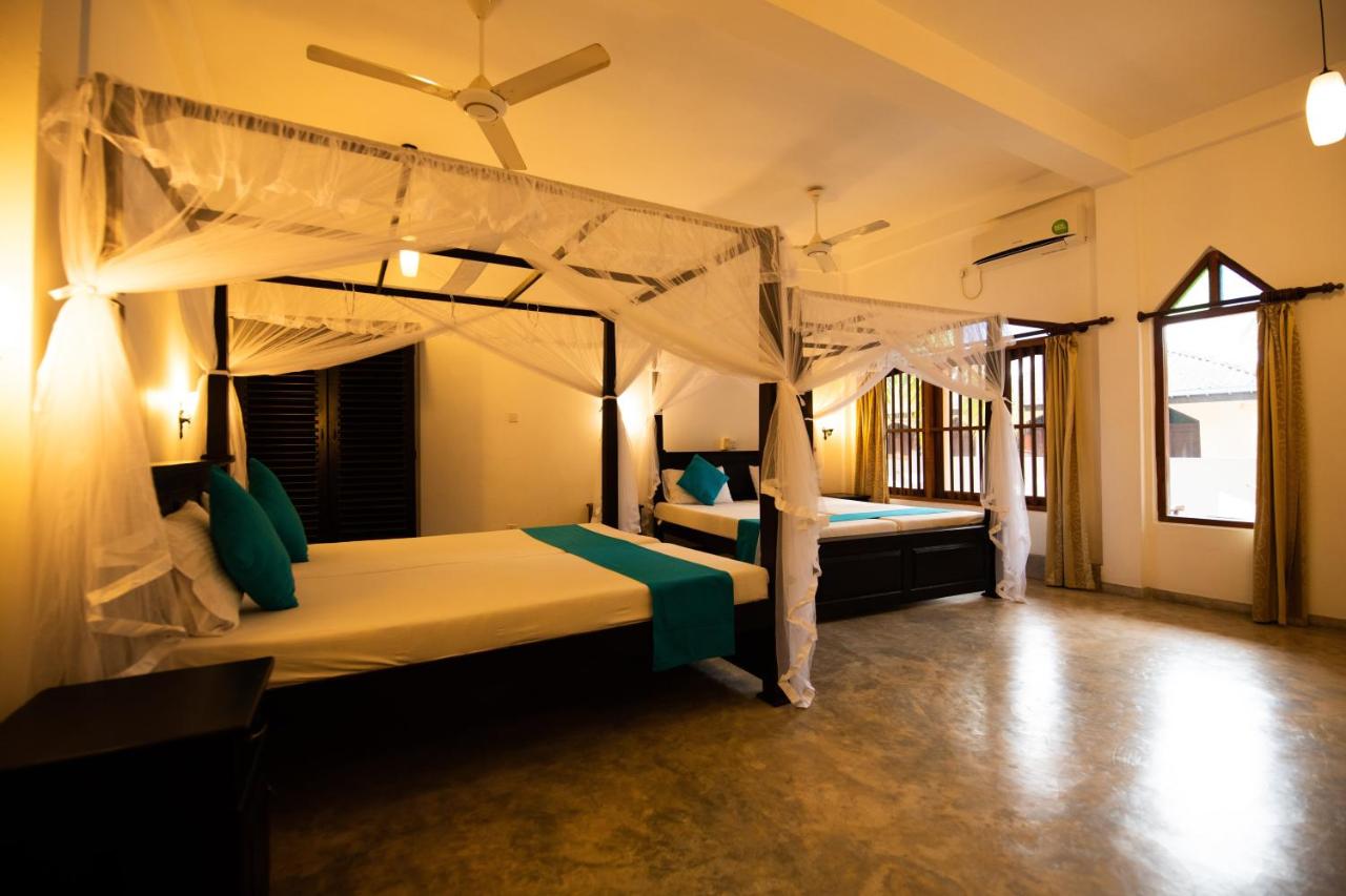 International Beach Hotel 2*