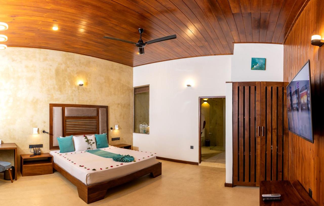 Sea Horse Hotel 4*