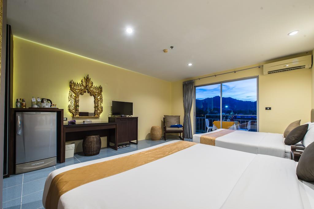 Chalong Beach Hotel & Spa 4*, фото 7