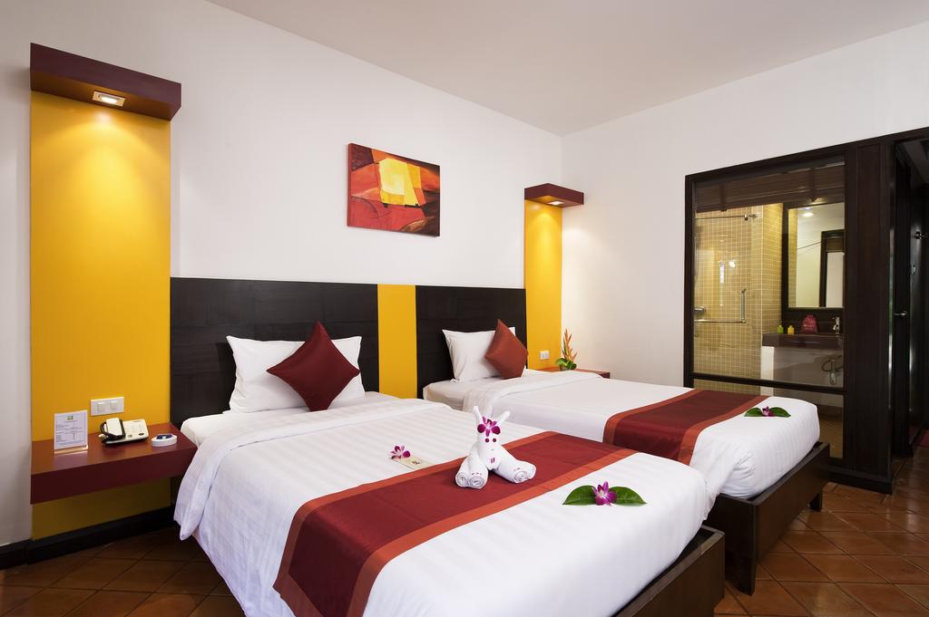 All Seasons Naiharn Phuket 3*, фото 11