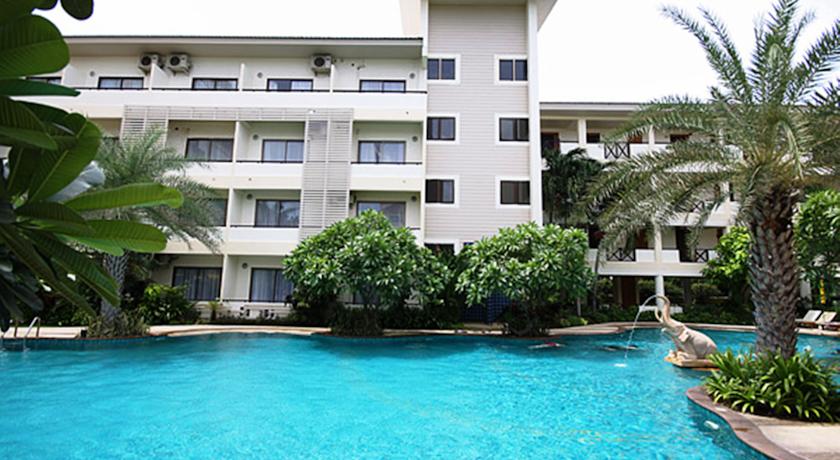 Sea Breeze Jomtien Resort 3*