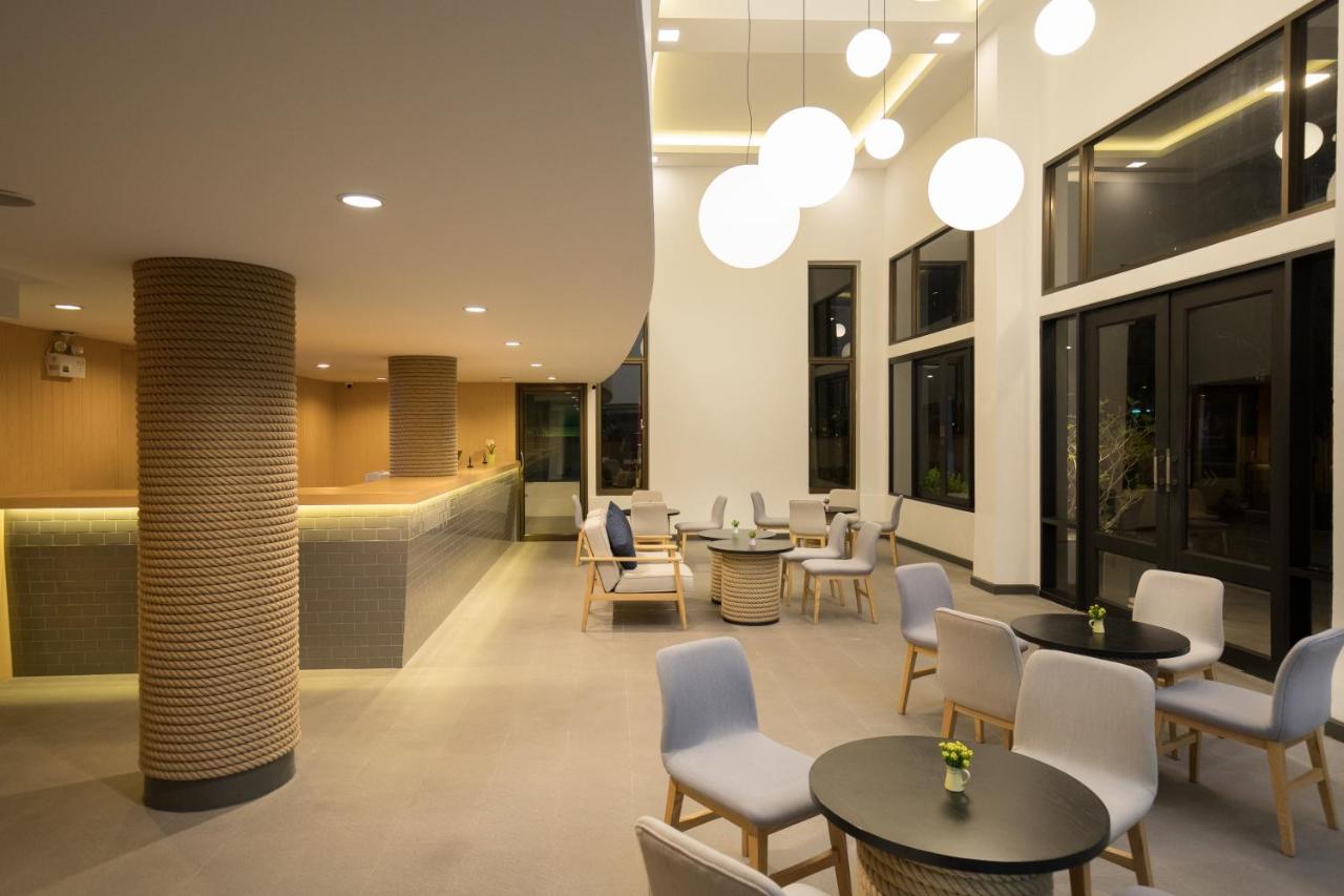 Oakwood Journeyhub Pattaya 4*