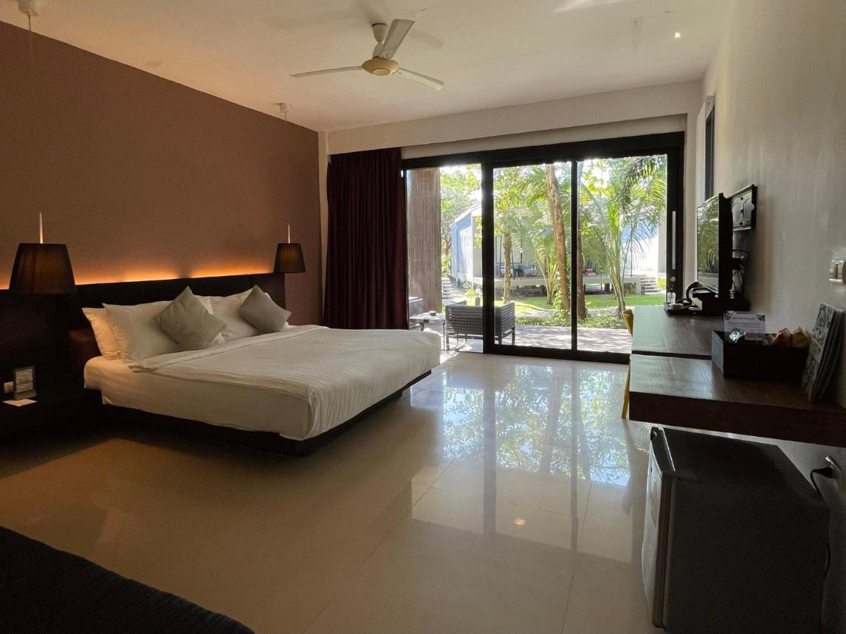 Royal Beach Boutique Resort 4*, фото 1