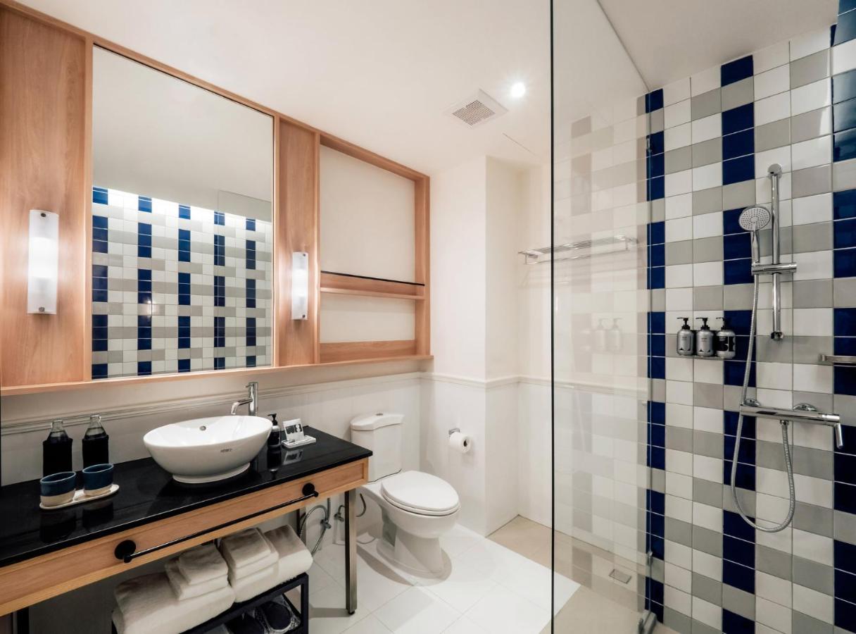 The StandardX, Bangkok Phra Arthit 4*, фото 2