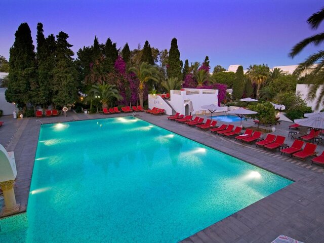 Les Orangers Beach Resort & Bungalows