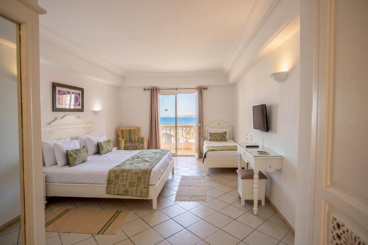 Zodiac Hotel & Aqua Park 4*