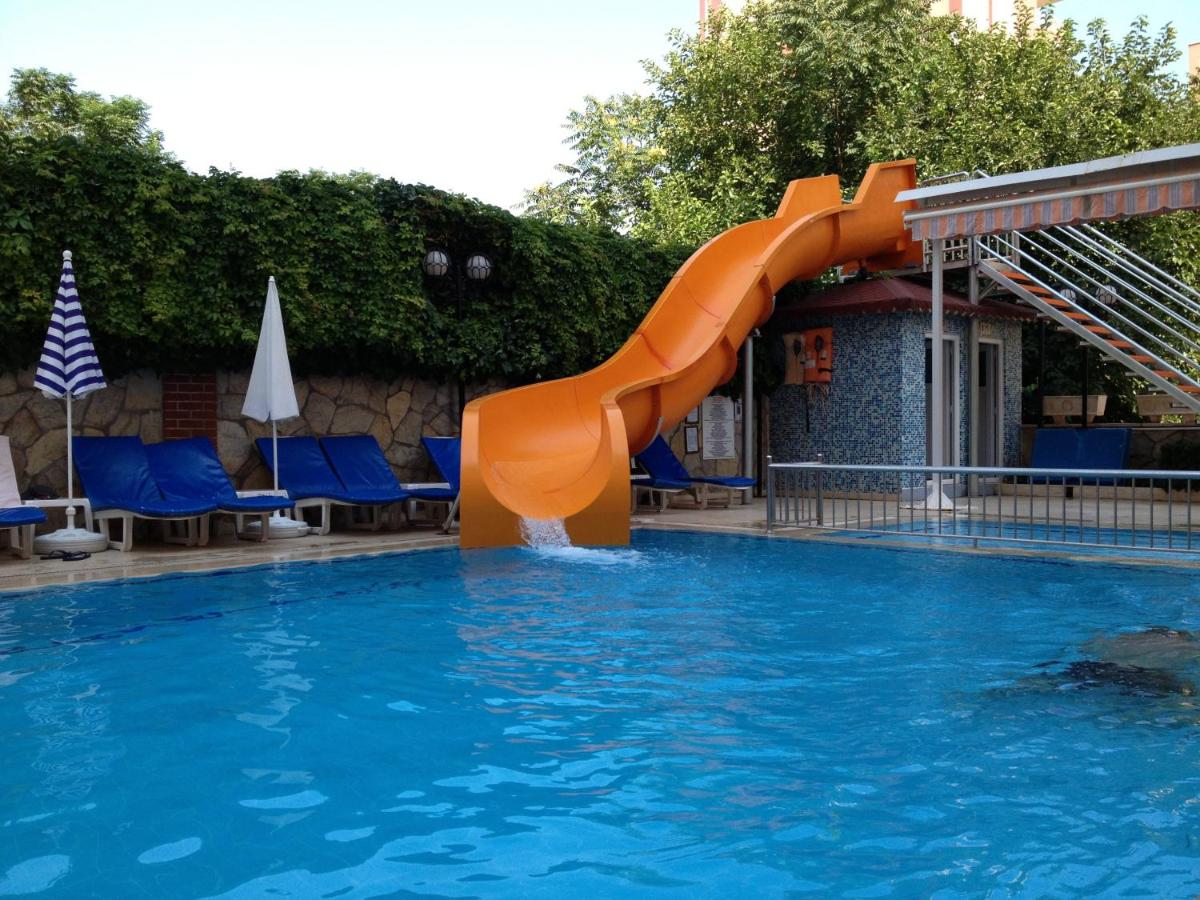 Lara Dinc Hotel 3*
