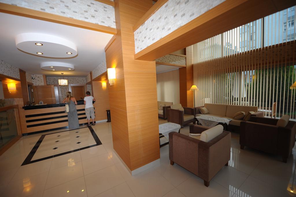 Suite Laguna Hotel 3*