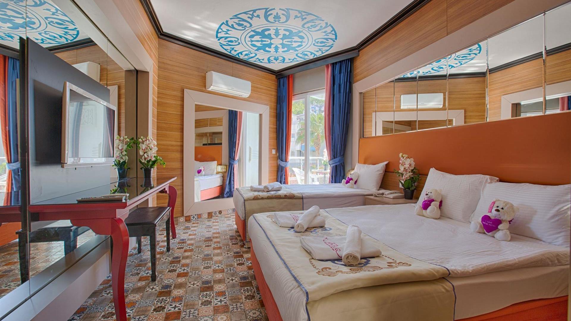 Club Hotel Anjeliq 4*