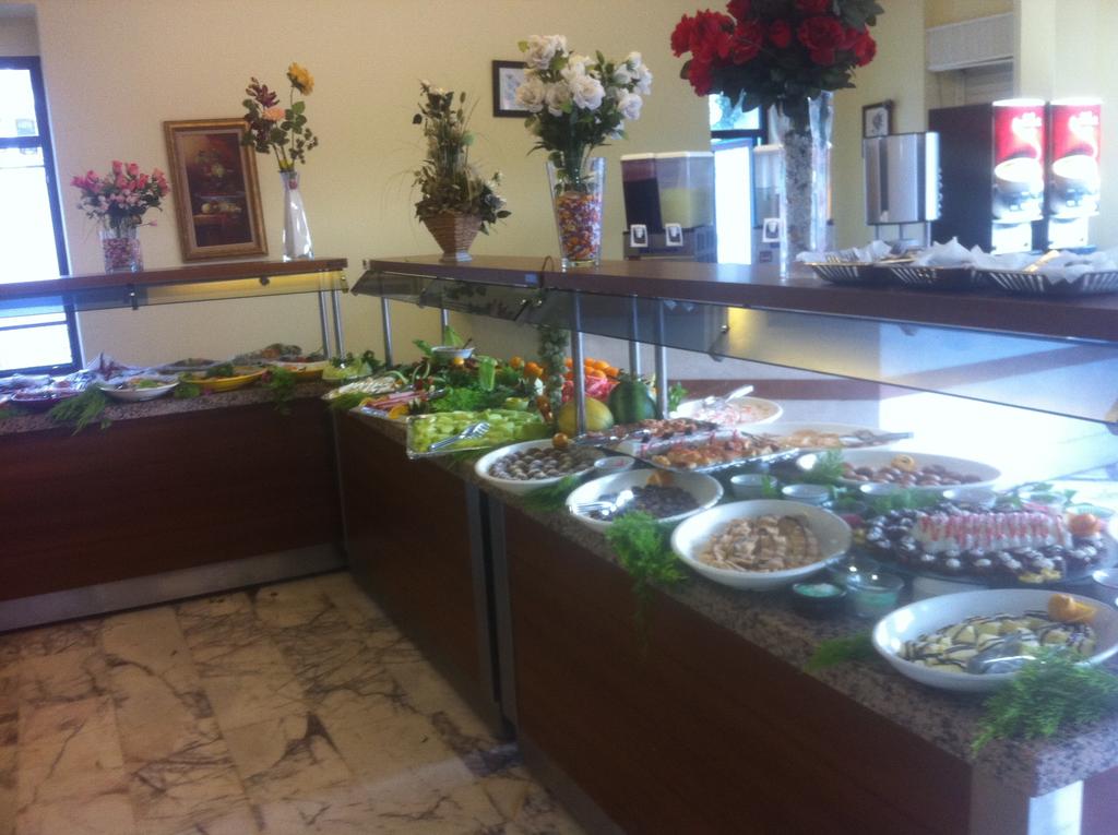 Aryes Deluxe Hotel 3*