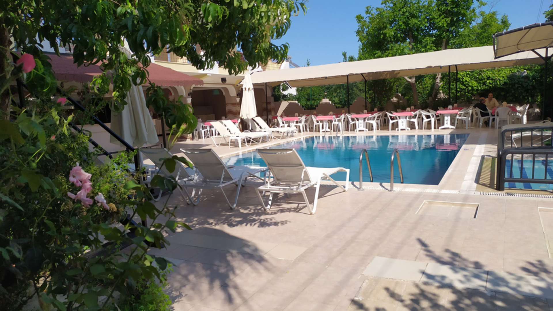 Begonya Hotel 3*