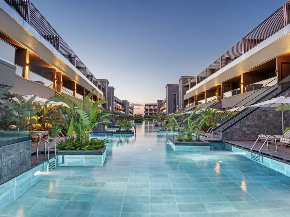 Jacaranda Luxury Resort