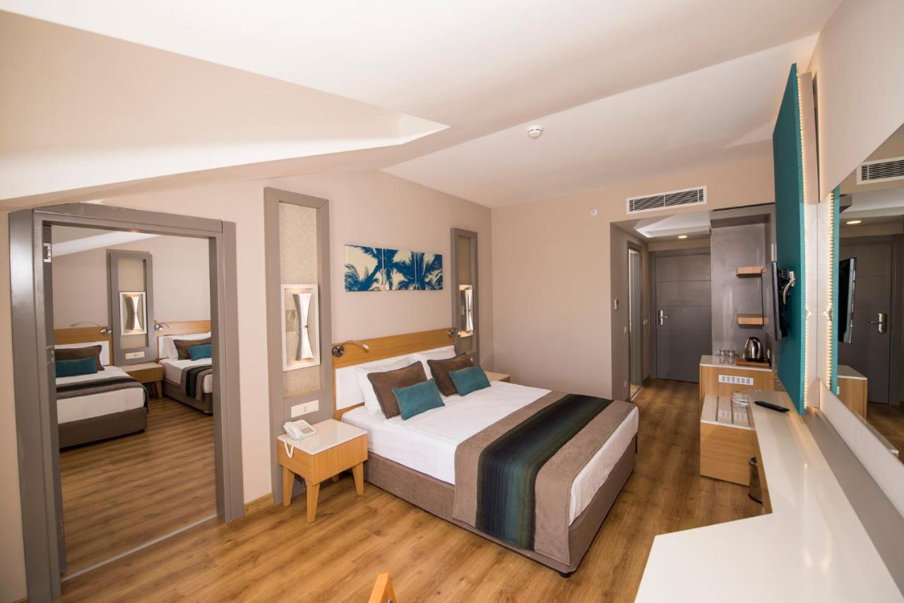 Dream World Resort & Spa 4*