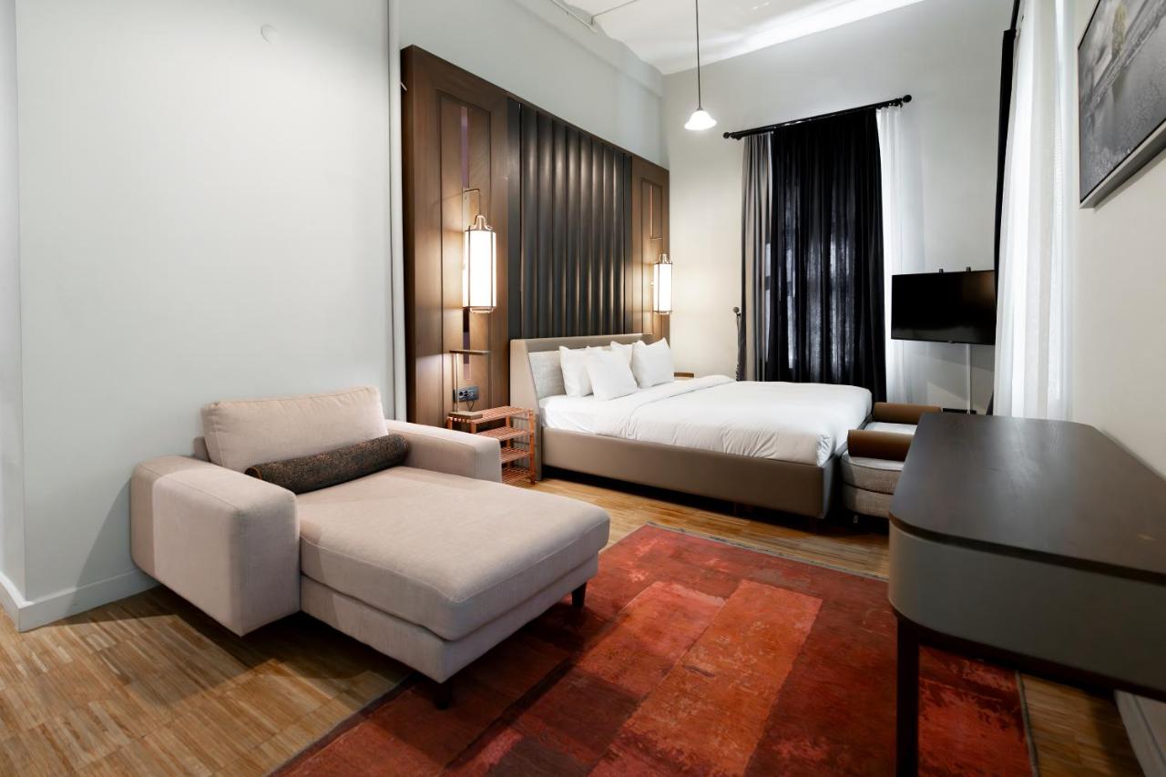 Hotel Decamondo (Alin Daca Tour) 4*