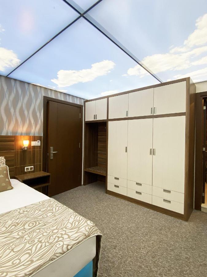 Emily Rose Hotel
