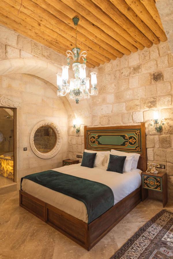 Fresco Cave Suites 4*