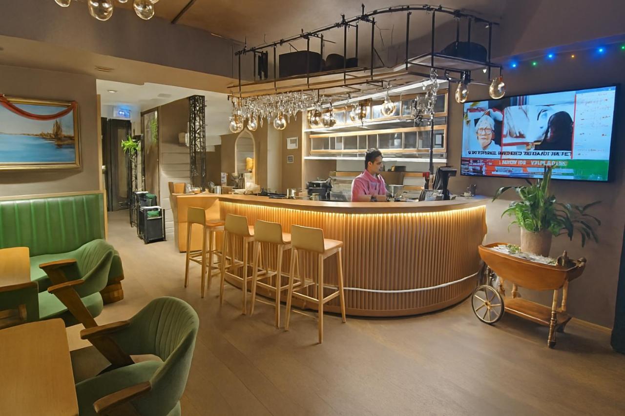 Aleksandr Pera Hotel, фото 9