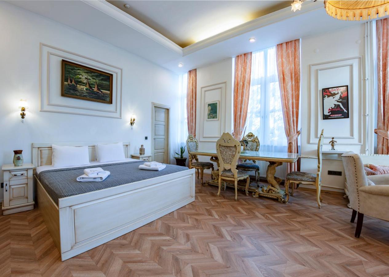 Cezayir Rooms