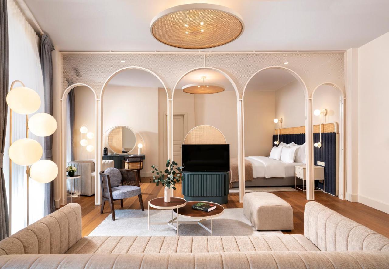 Ecole St Pierre Hotel 5*
