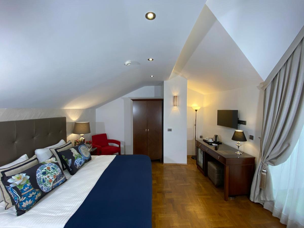 Four Doors Hotel