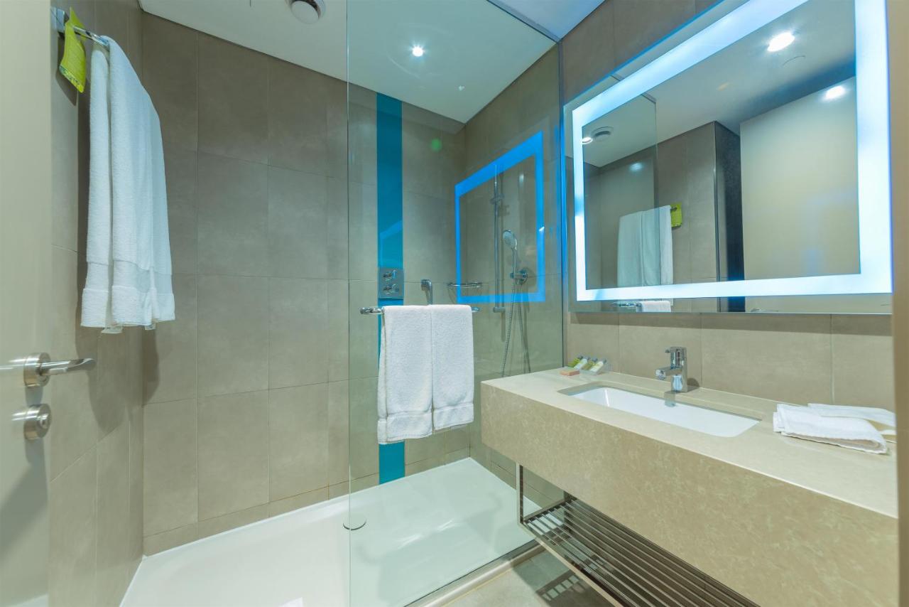 Hilton Garden Inn Istanbul Airport, фото 16