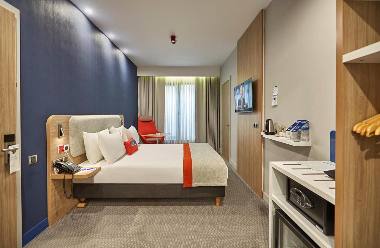 Holiday Inn Express Istanbul - Atakoy Metro by IHG