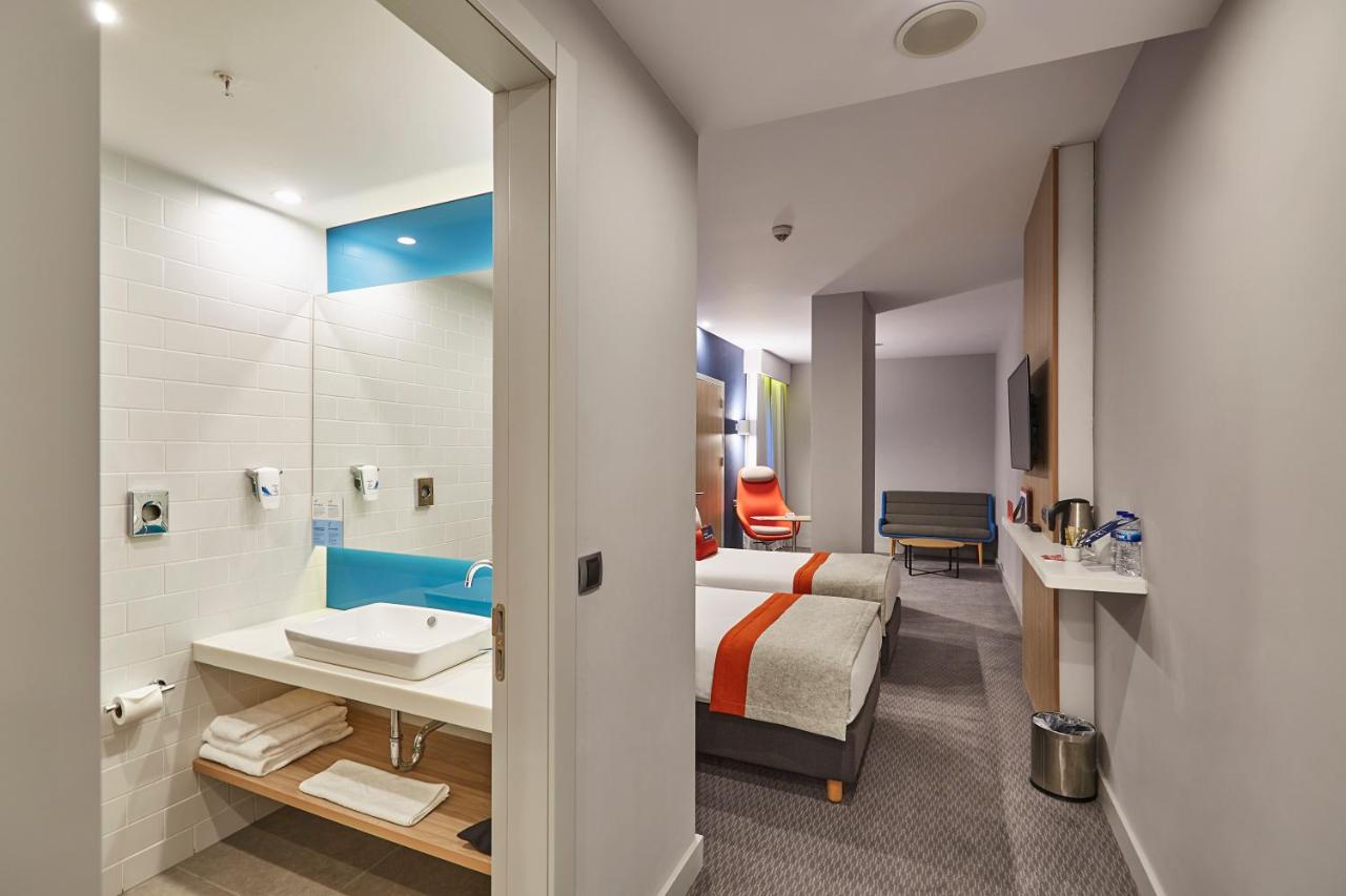 Holiday Inn Express Istanbul - Atakoy Metro by IHG, фото 2