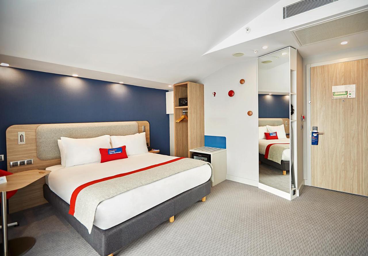 Holiday Inn Express Istanbul - Atakoy Metro by IHG, фото 10