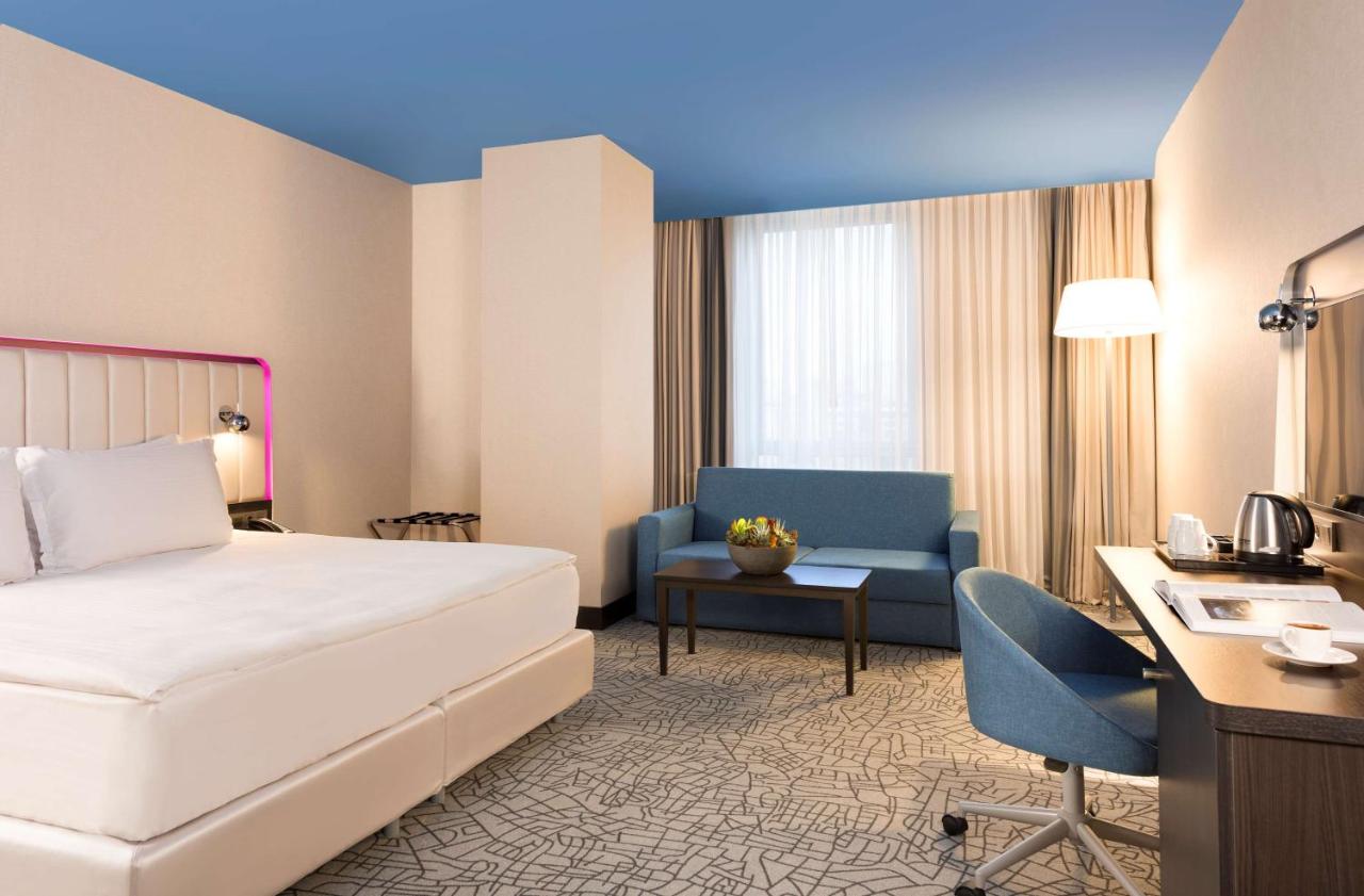 Park Inn by Radisson Istanbul Atasehir 4*