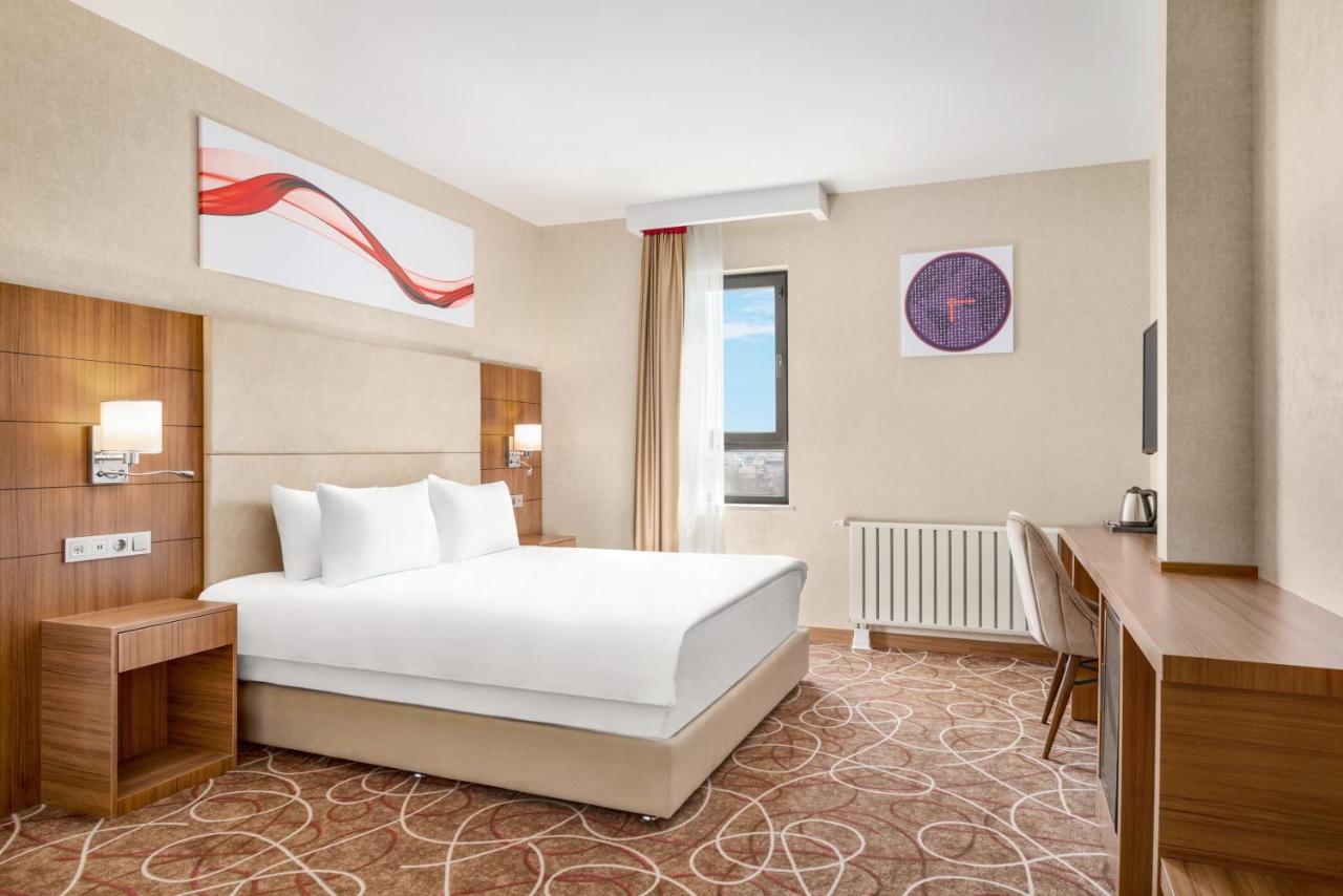 Ramada by Wyndham Istanbul Merter 5*