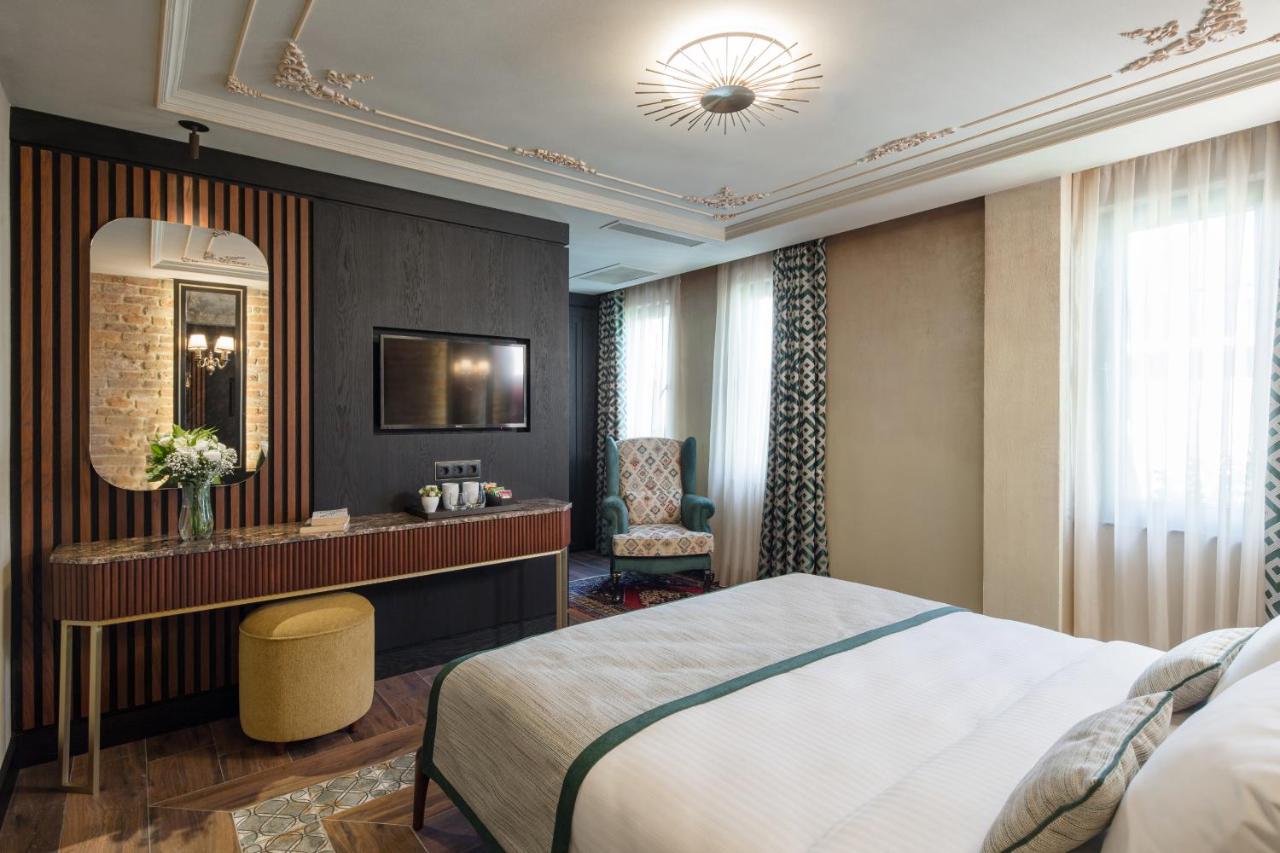 Tria Hotel 4*