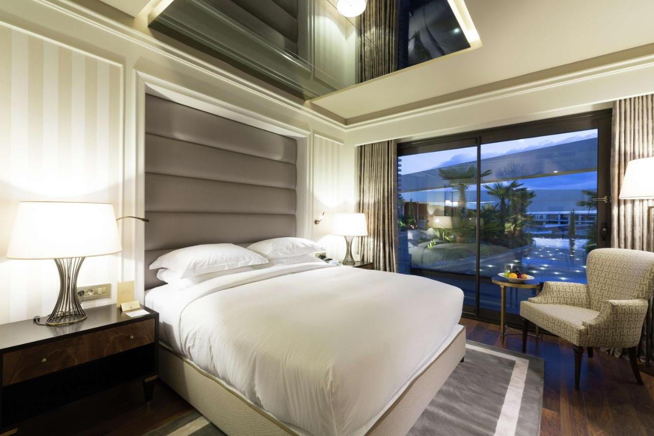 DoubleTree by Hilton Hotel Izmir Airport 4*